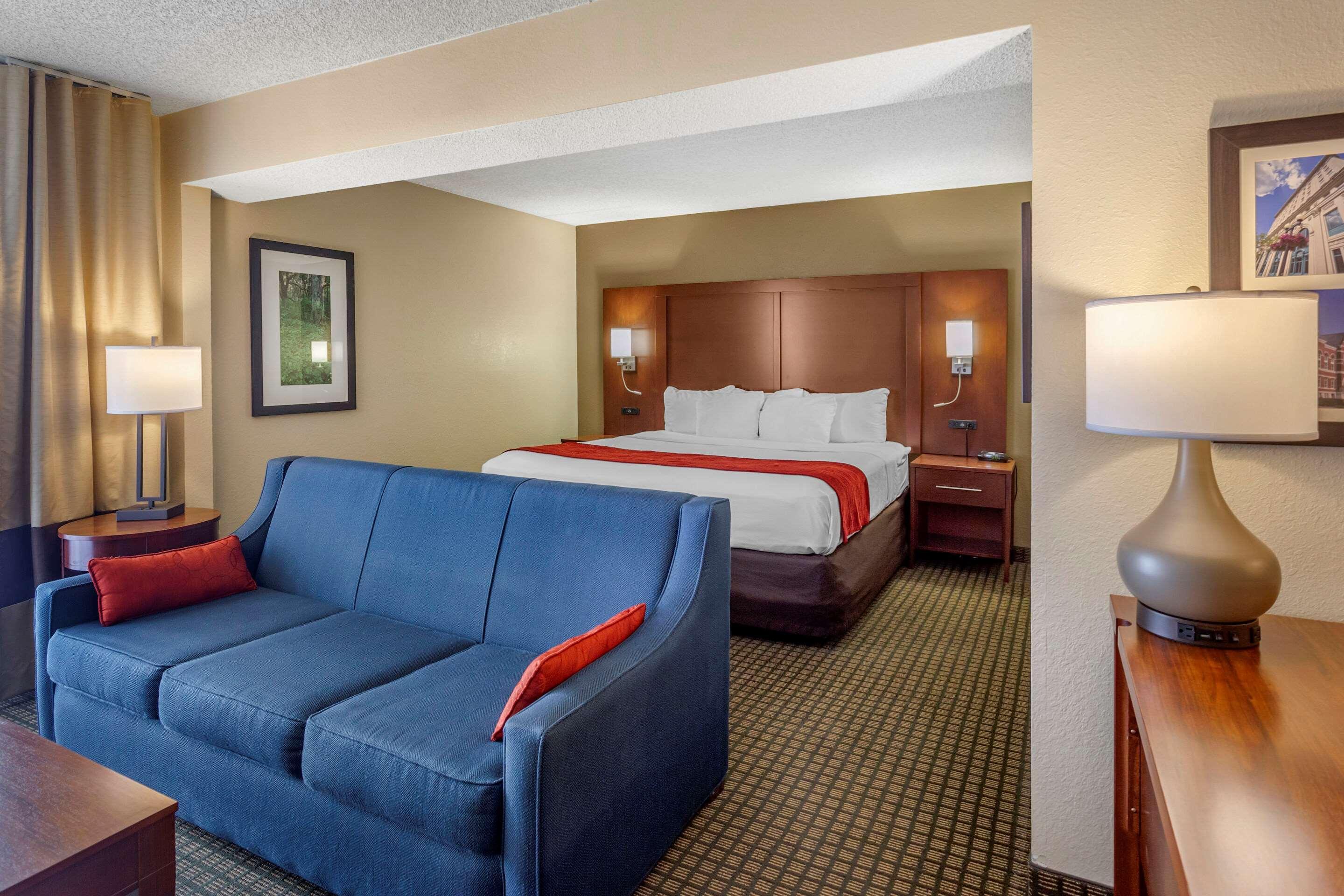 Comfort Inn & Suites Rochelle - Dekalb Exterior photo