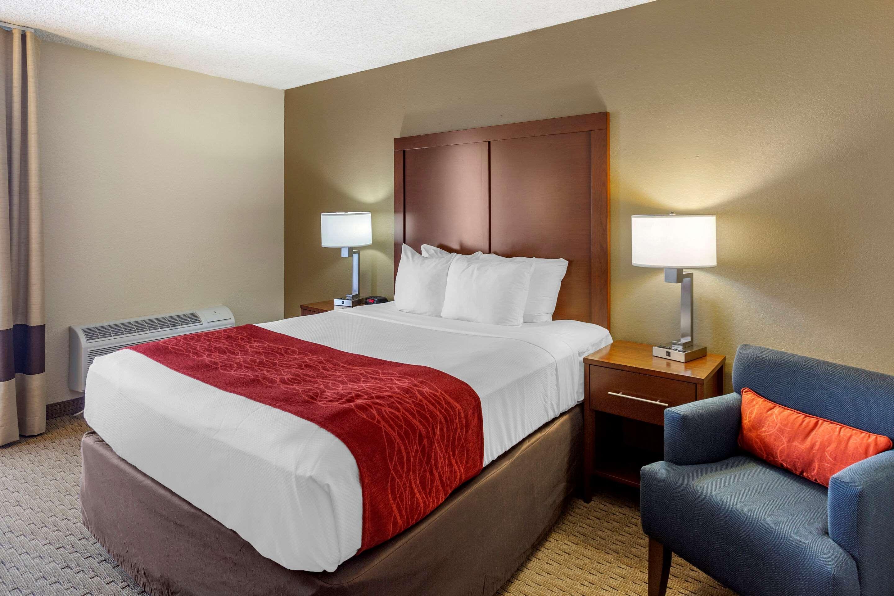 Comfort Inn & Suites Rochelle - Dekalb Exterior photo