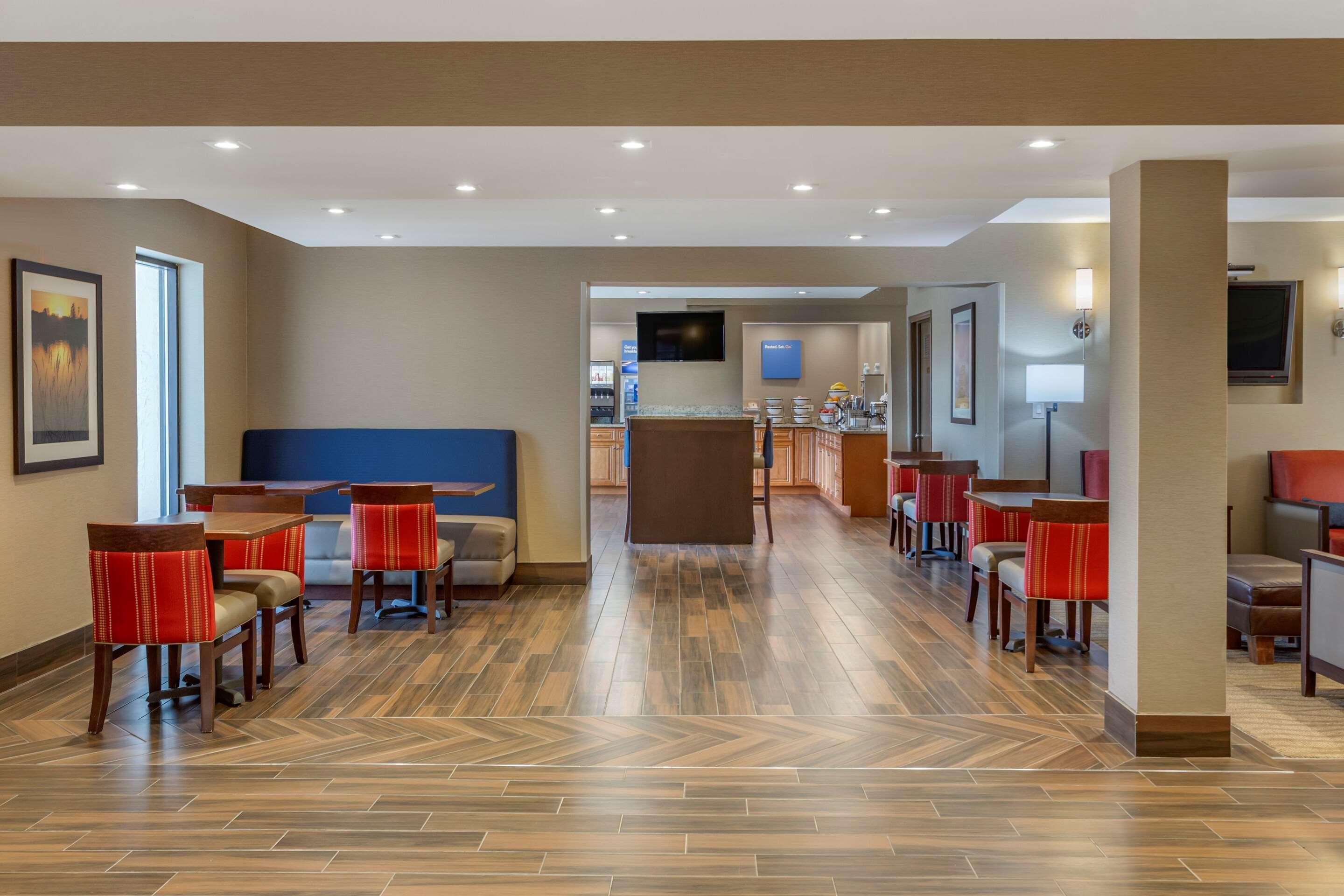 Comfort Inn & Suites Rochelle - Dekalb Exterior photo
