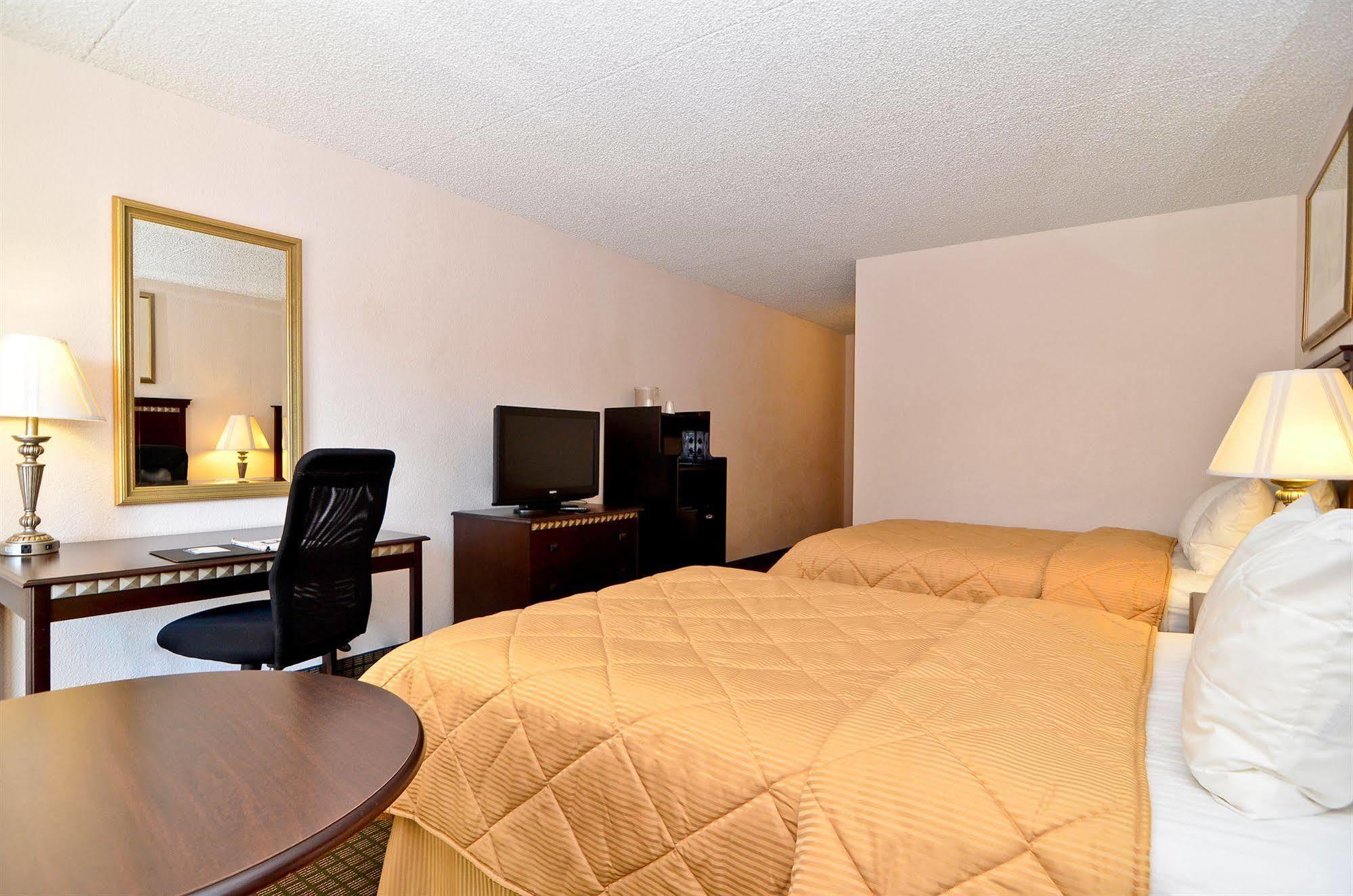 Comfort Inn & Suites Rochelle - Dekalb Exterior photo