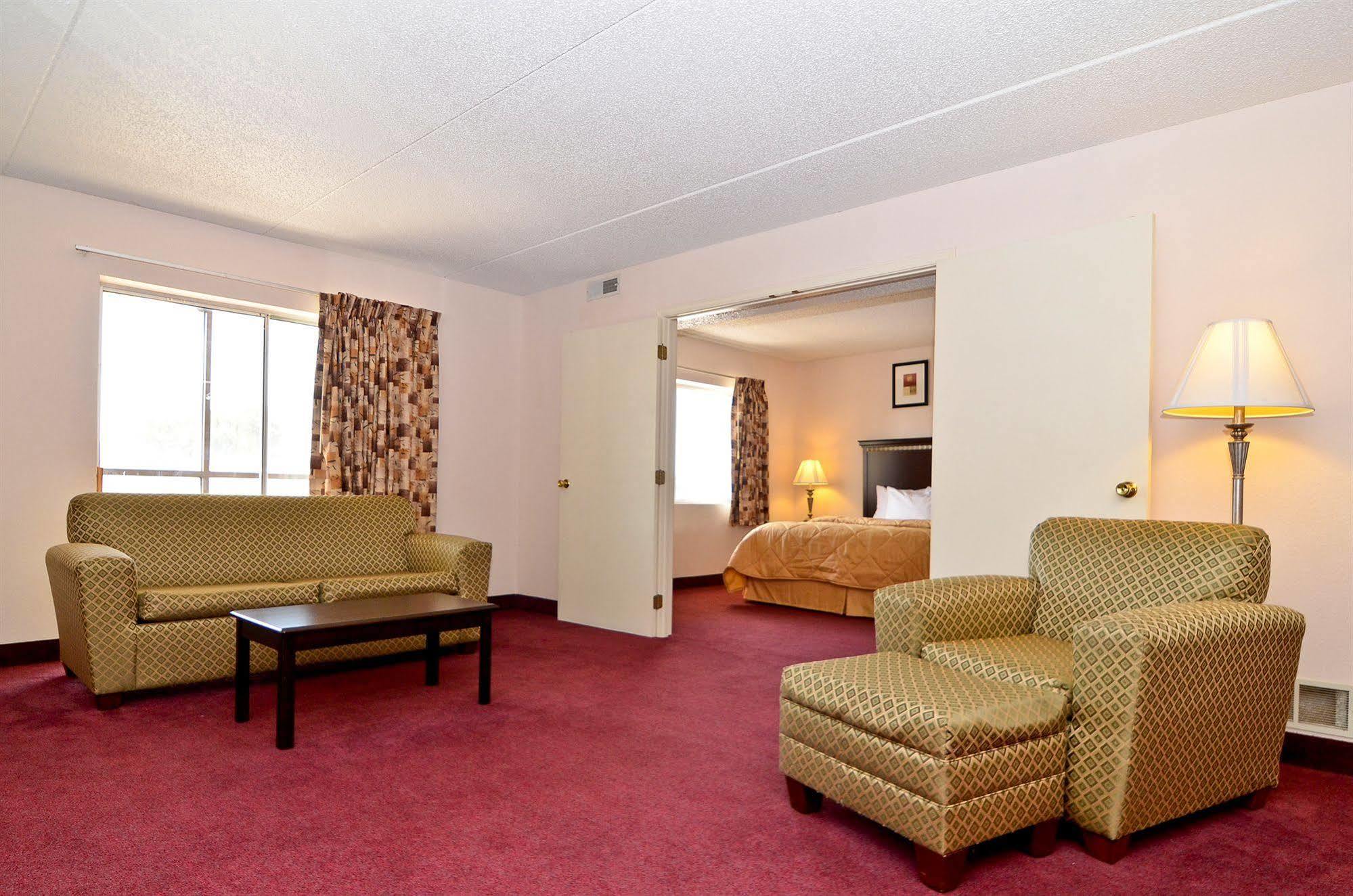 Comfort Inn & Suites Rochelle - Dekalb Exterior photo